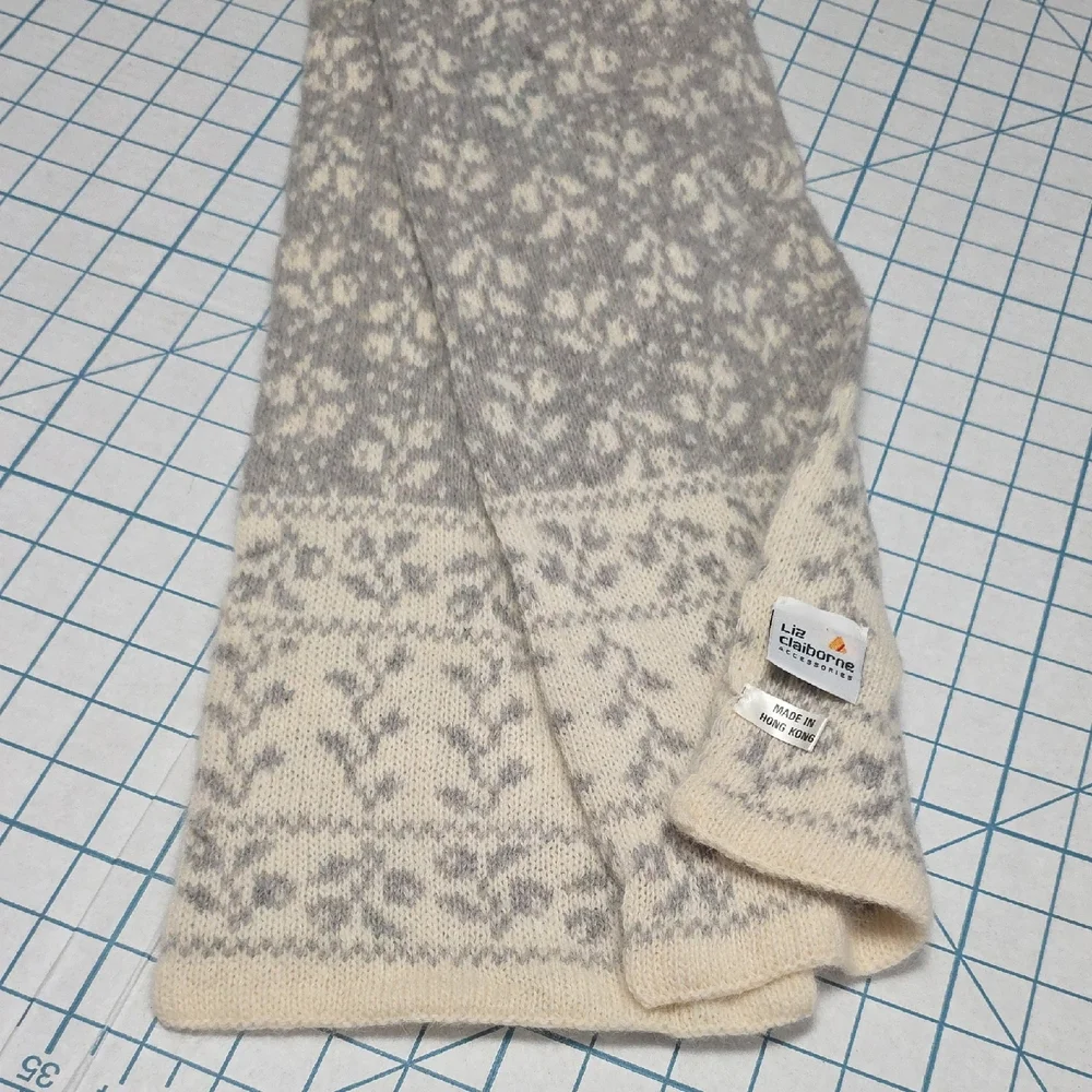 Gray and Cream Patterned Scarf,  Liz Claiborne Accessories, 8